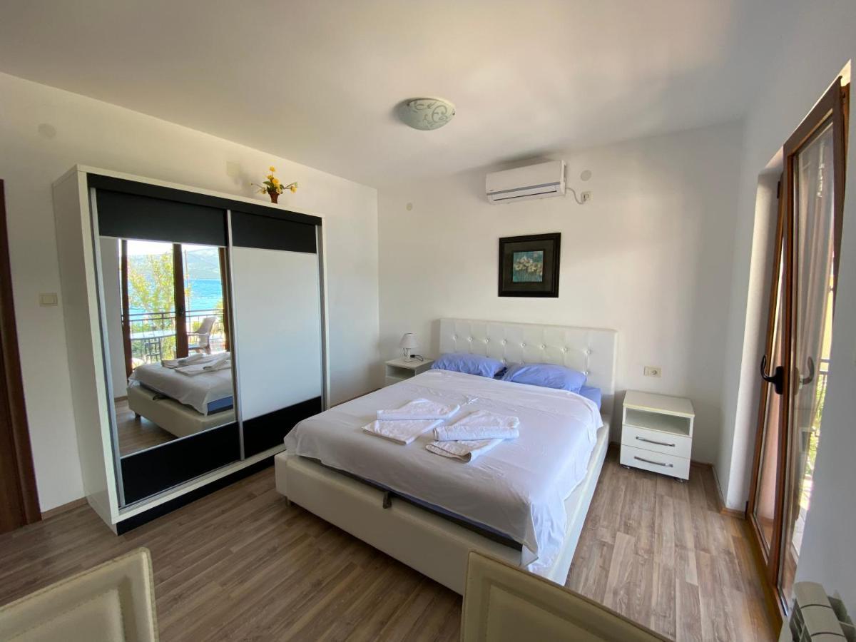 Apartments Family Tivat Luaran gambar