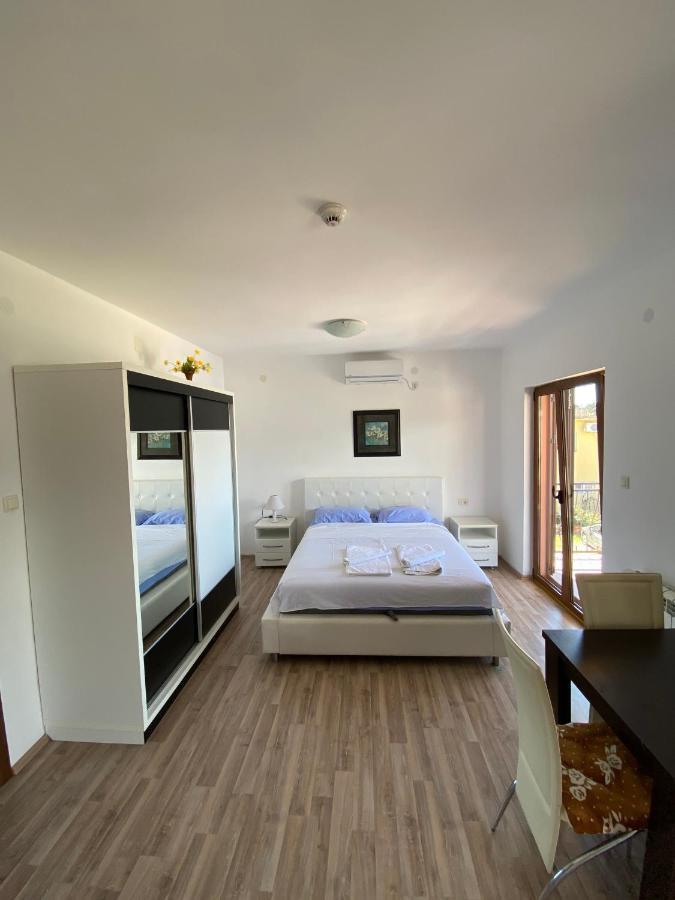 Apartments Family Tivat Luaran gambar