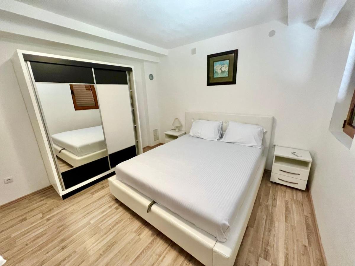 Apartments Family Tivat Luaran gambar
