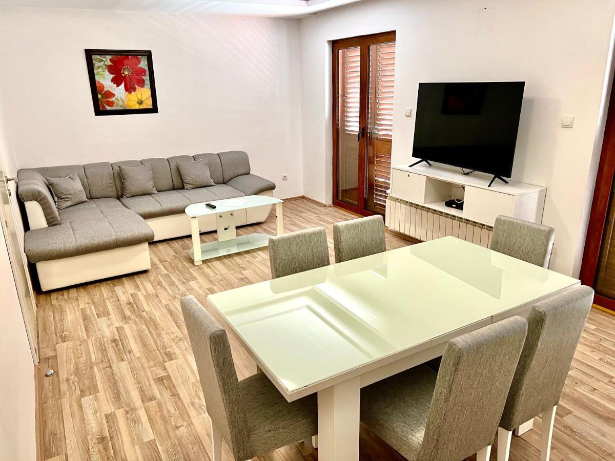 Apartments Family Tivat Luaran gambar