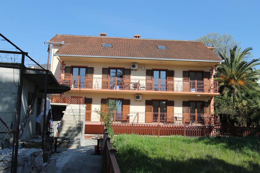 Apartments Family Tivat Bilik gambar